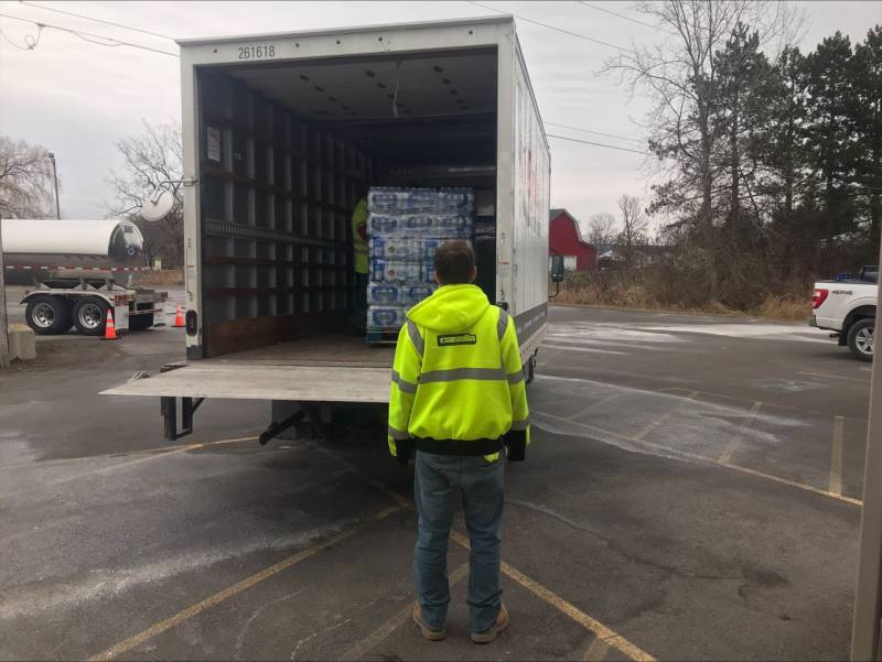 Donation of water in Bethany