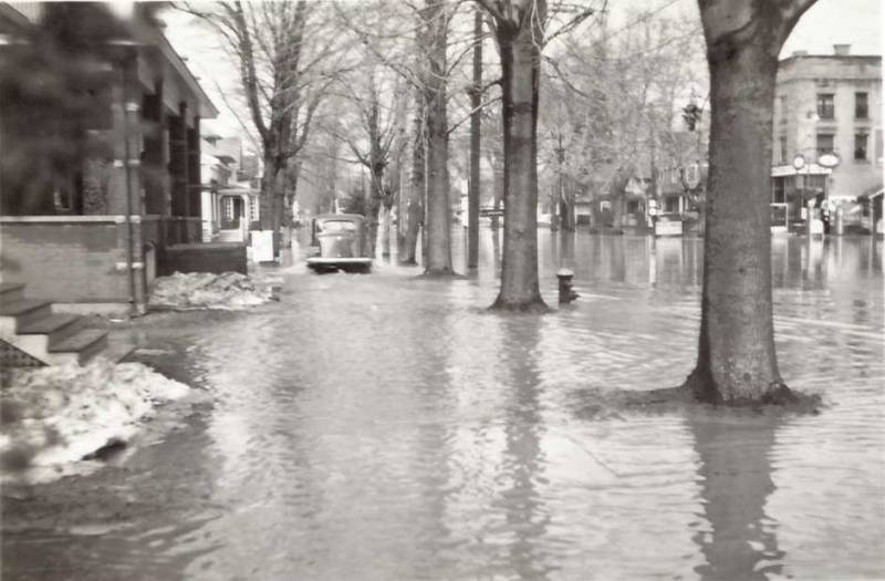 main-and-oak-streets-1942-flood04-12-2024-103653-1.jpg