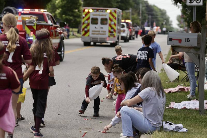 Photos Parade and community celebration in Bergen The Batavian