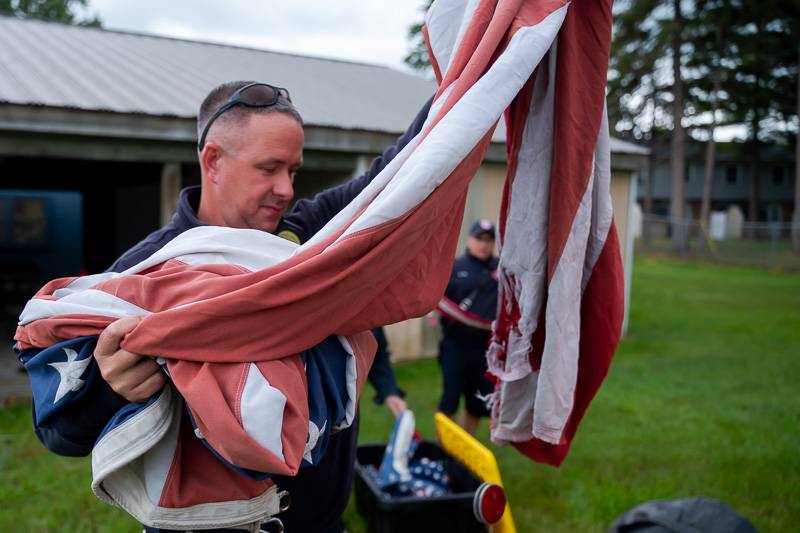 VFW holds flag retirement ceremony