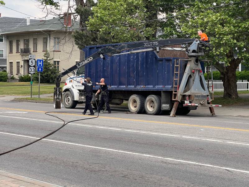 Wires on truck at Main Street, Batavia