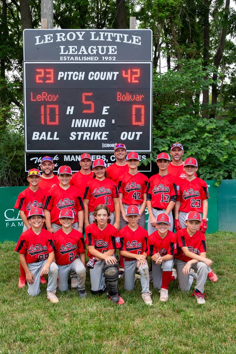 LeRoy team photo but job not finished as they advance to the next round of the Little League All-Stars series.  Photo by Steve Ognibene