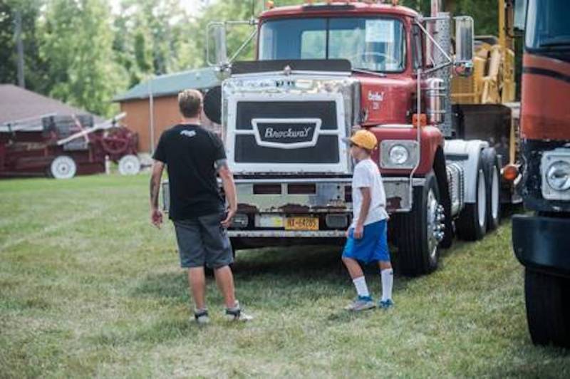 antiquetruckshow.jpg