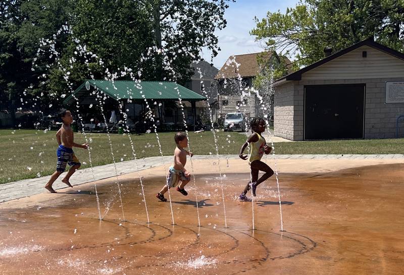 Spray & Splash Pads