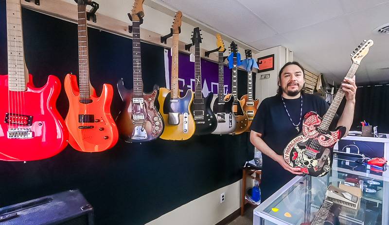 Batavia pawn shop cashes in on a popular concept