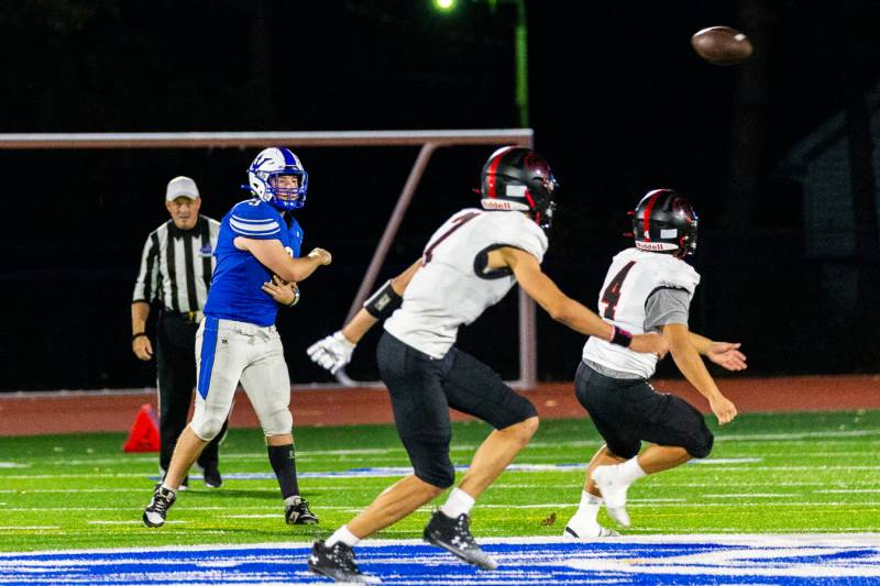 Batavia Quarterback #9 Bronx Buchholz hitting his target down field.  Photo by Steve Ognibene