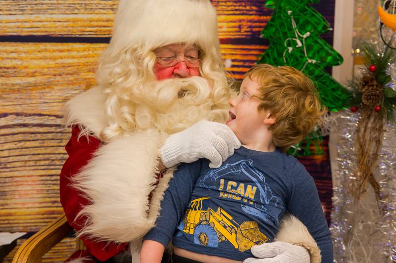 santa at oliver's candies 2023