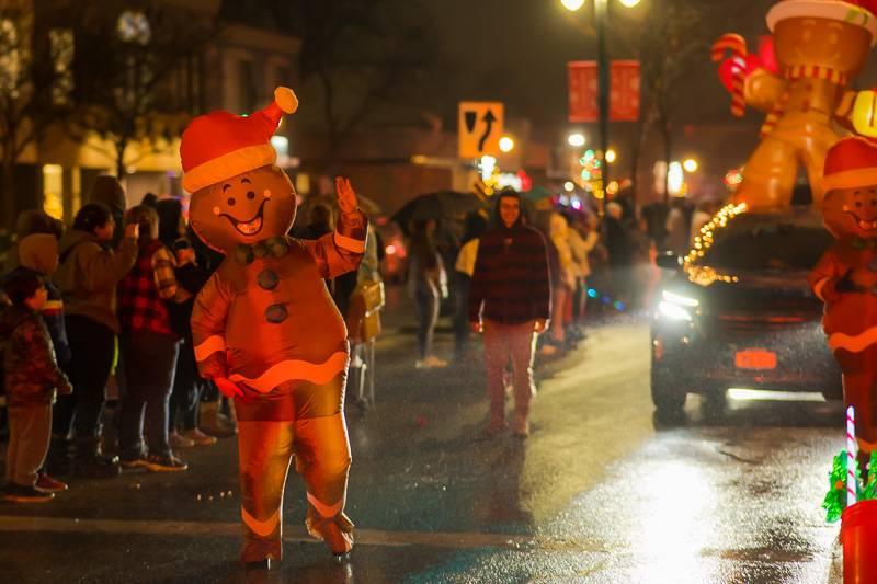 downtown batavia christmas parade 2023