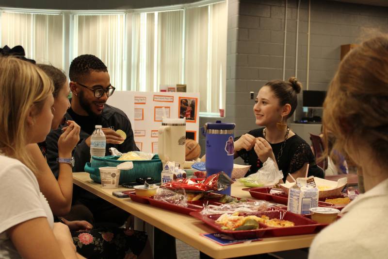 bbhs_bryan-redmond-eats-lunch-with-students.jpg