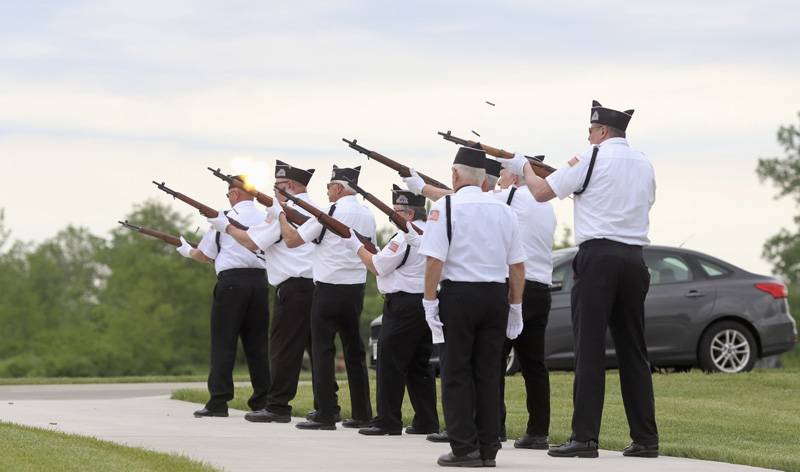 vets cemetery memorial day