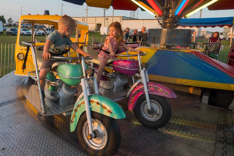 friday evening midway genesee county fair