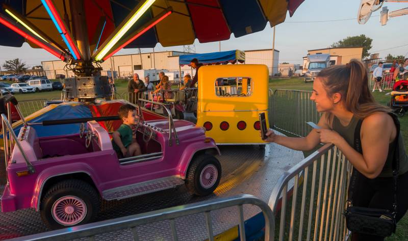 friday evening midway genesee county fair