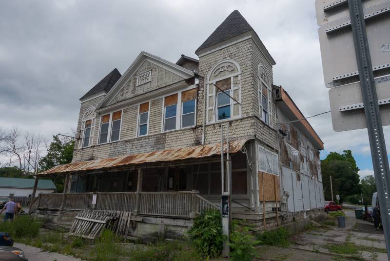 stafford-odd-fellows-hall-clean-up