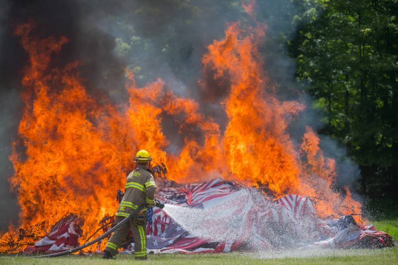 le-roy-flag-burning