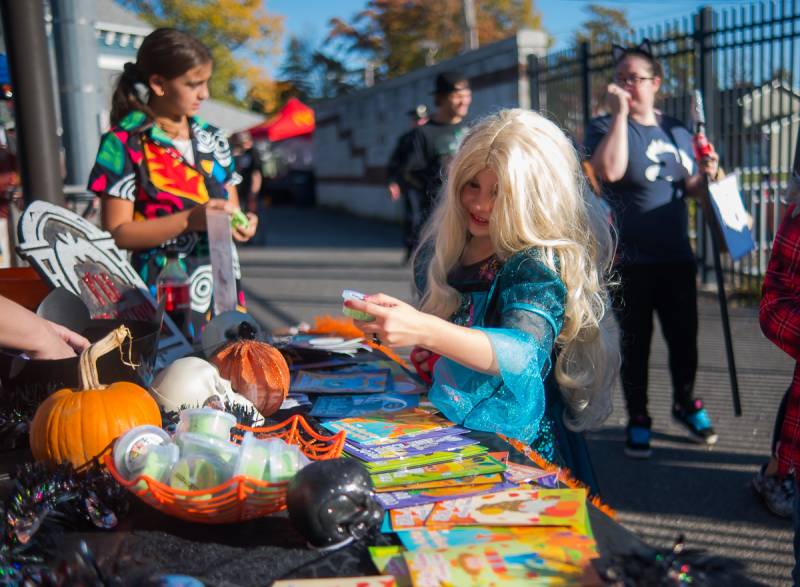 trick-or-treat-at-dwyer