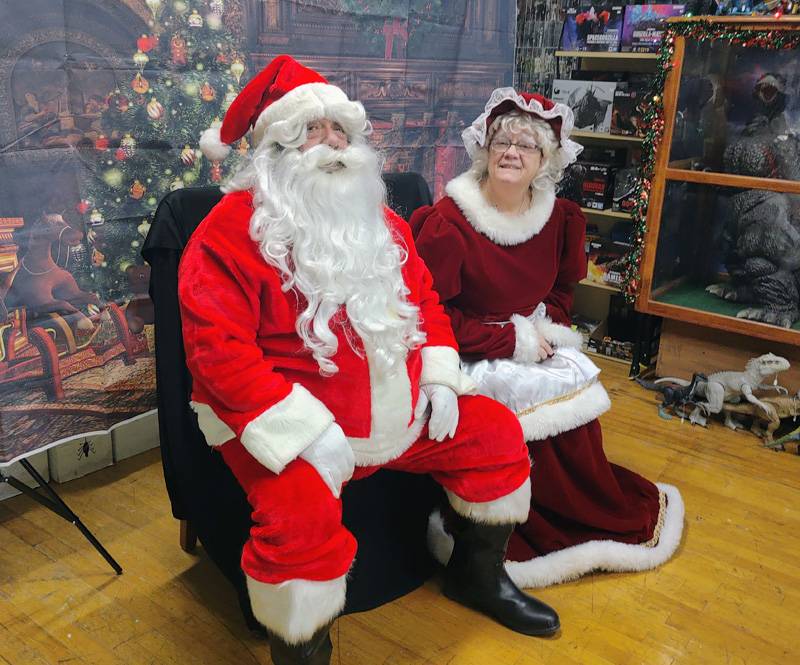 santa and mrs. Claus at foxprowl