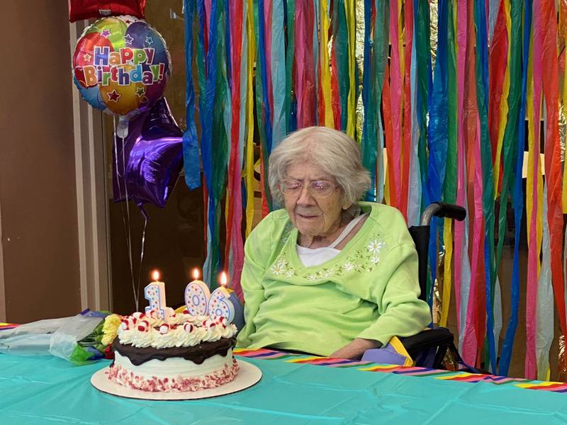 Eleanor Davis with cake